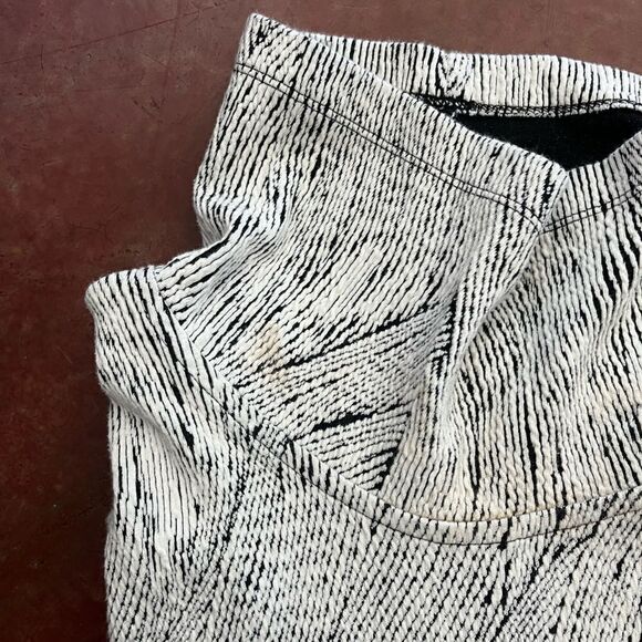 Chunky Cowl Neck Sweater with Pockets, Black White Wavy Pattern, Est. Size M/L - Picture 8 of 8